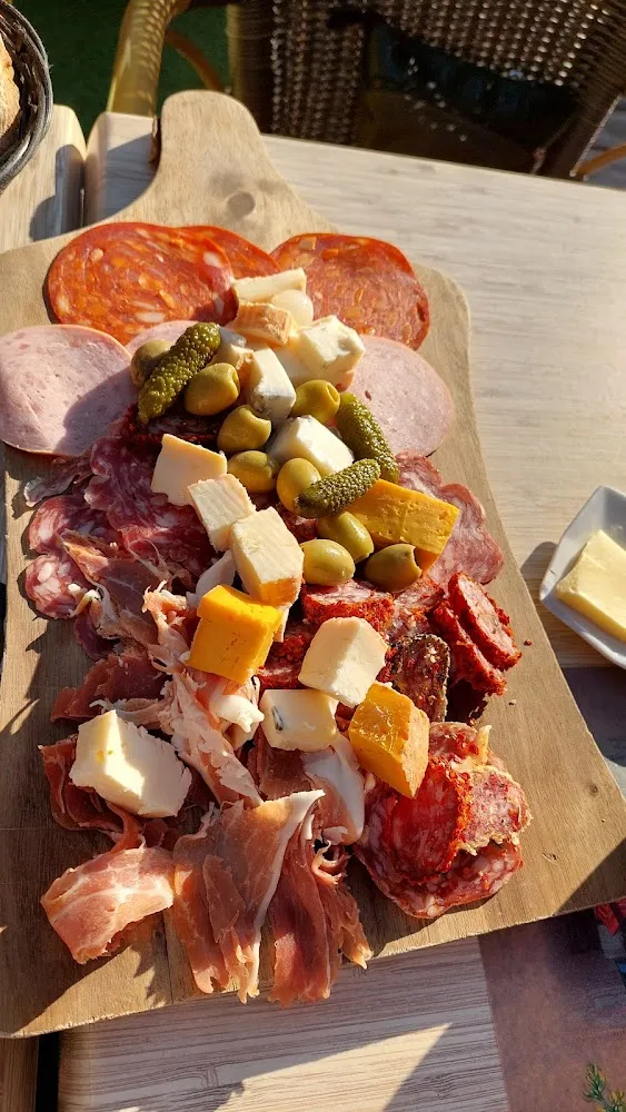 Planche de Charcuterie Et Fromages